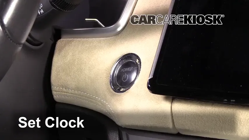 2018 Honda Clarity Plug-In Hybrid Touring 1.5L 4 Cyl. Clock